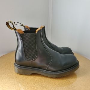 Dr. Martens Chelsea Leather Boots